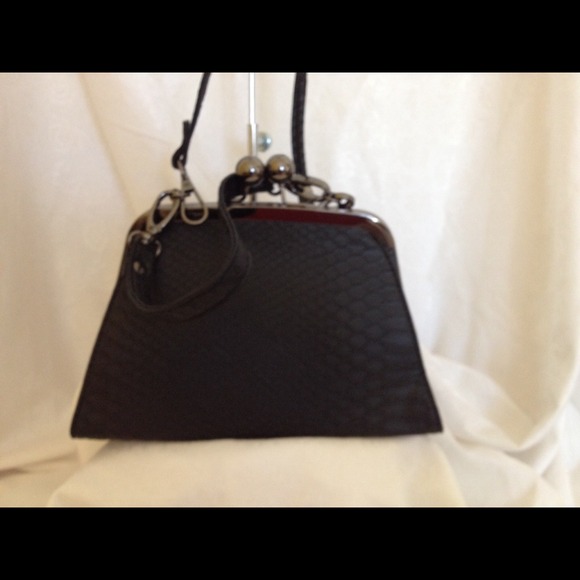 ⭐️BellaKiara Purse special.Vintage inspired⭐️ - Picture 3 of 4