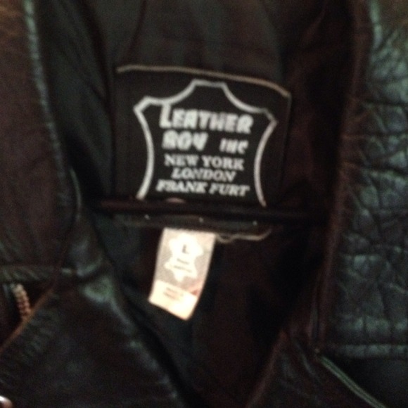 Black leather female biker jacket - Picture 2 of 3