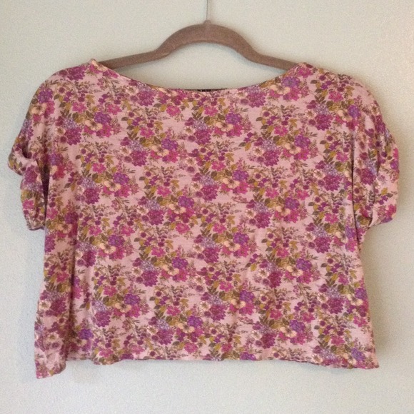 crop top - Picture 2 of 4