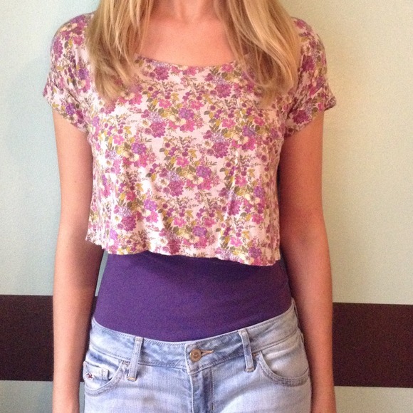 crop top - Picture 3 of 4