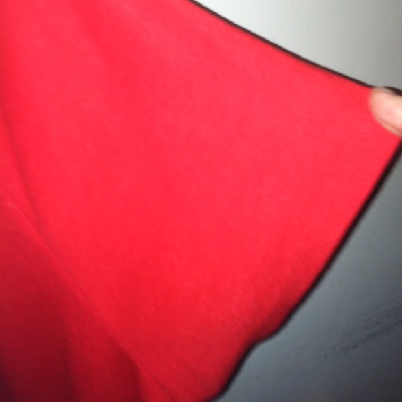 Red Top🎈 - Picture 2 of 3