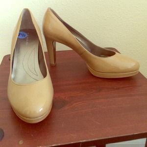 Tahari nude heels👠