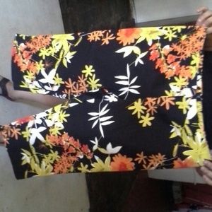 Flower pattern capris