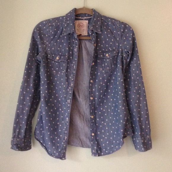 Long sleeved jean shirt. - Picture 3 of 4