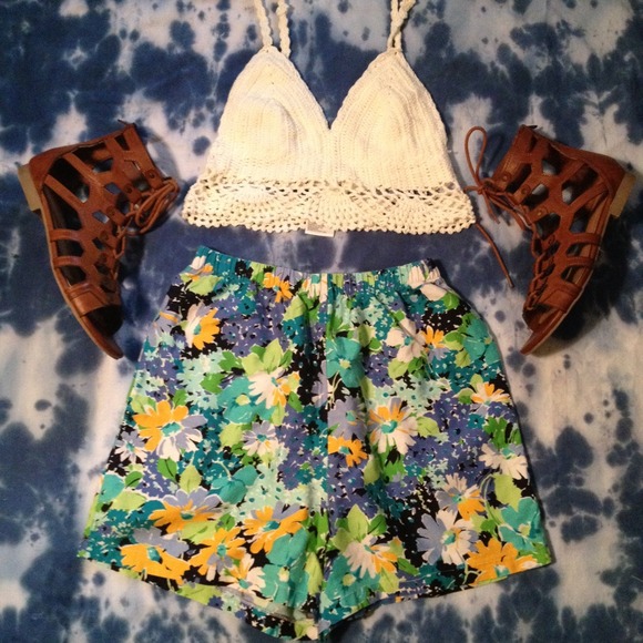 🚫SOLD🚫High Waisted Floral Cotton Shorts 🌵
