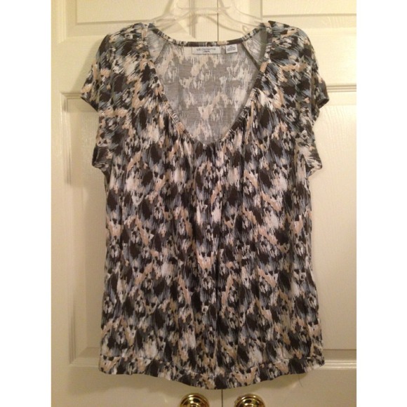 Blue/Nude/Black patterned top
