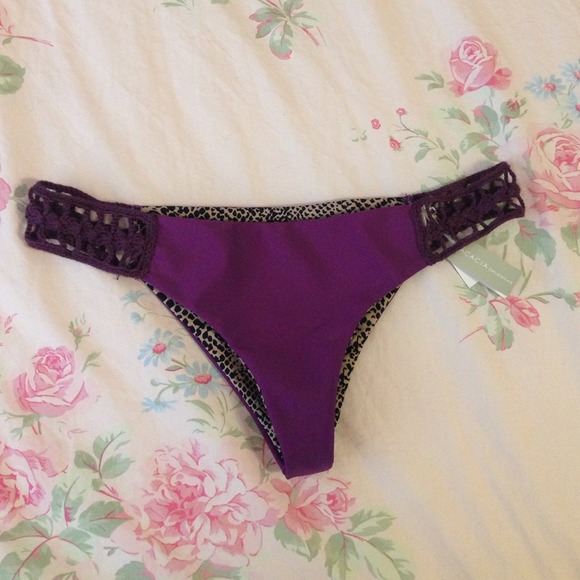 ❌ TRADED ❌ ACACIA BNWT MANGOSTEEN SEMINYAKS