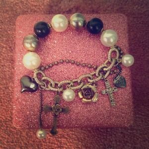 Cross charm bracelet