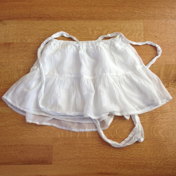 White Abercrombie & Fitch skirt with belt