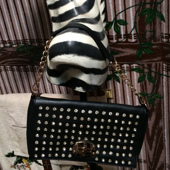 Adorable BLINGY clutch - Picture 1 of 4