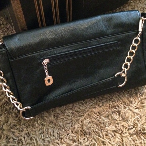 Adorable BLINGY clutch - Picture 3 of 4