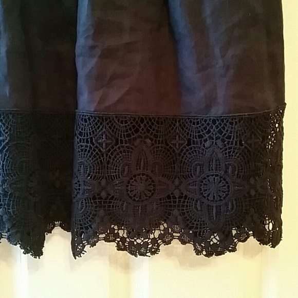 J. Crew linen dress with detailed top and hem. - Picture 2 of 3