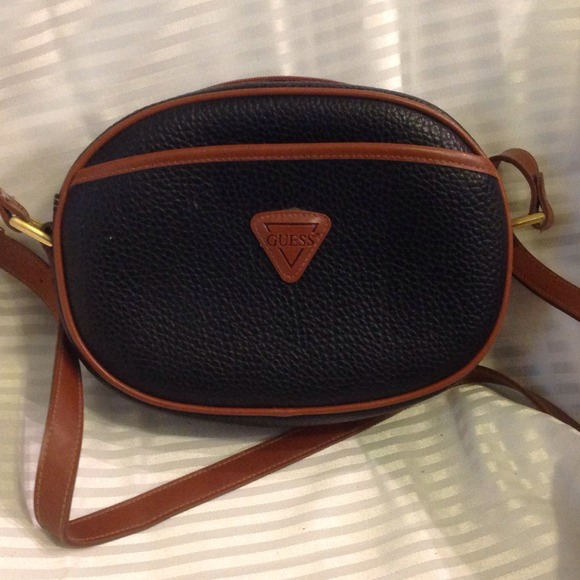 ViNTAGE Guess Black Small Shoulder bag