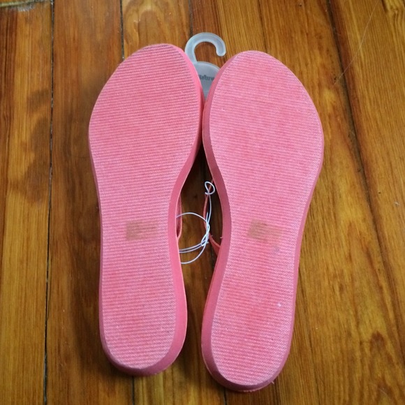 David's Bridal coral flip-flops NWT - Picture 3 of 3