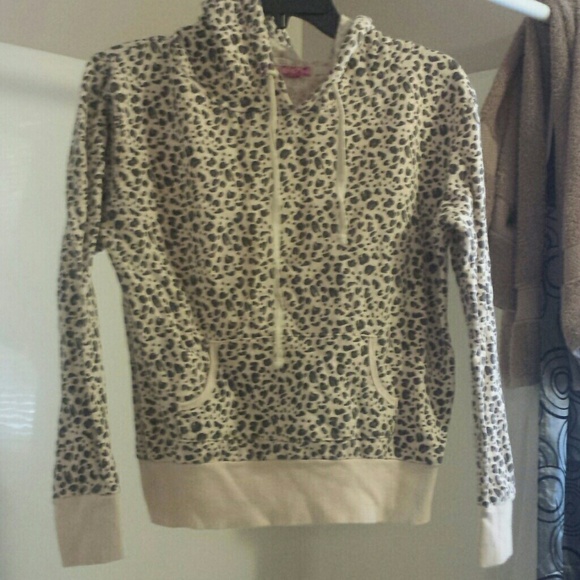 Leopard pullover hoodie