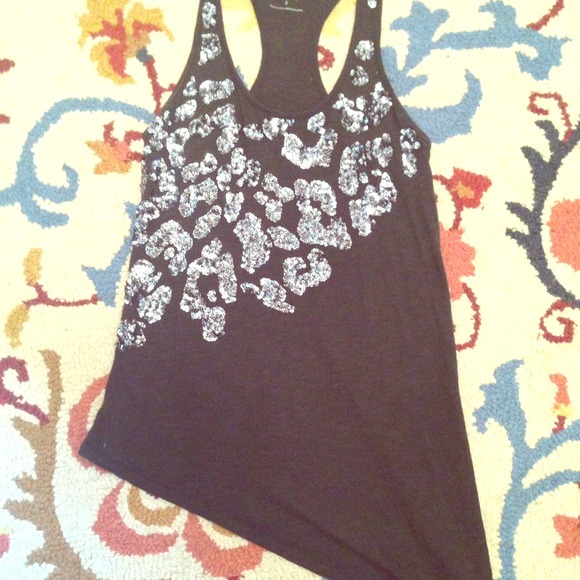 Express sz small leopard top sequin