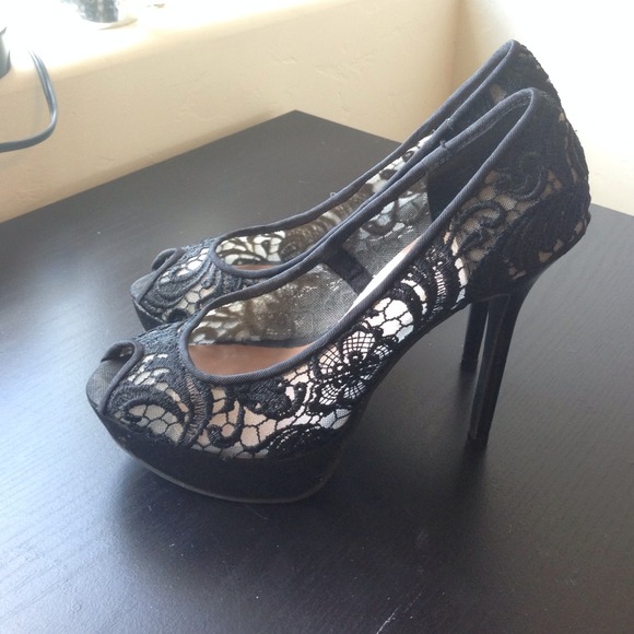 Lace stiletto peep toe pumps!