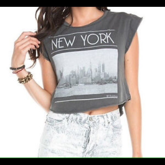 💥 SOLD 💥 Brandy Melville crop top