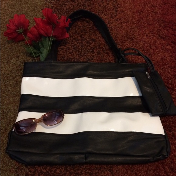 Cute Black & White Stripped Bag - Brand New