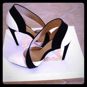 Gorgeous Contrast Stiletto Pumps
