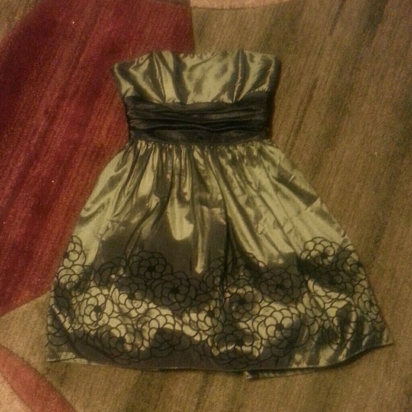 Green and black cocktail dress - Picture 1 of 1