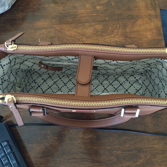 SOLD! Kate Spade Hand Bag - Picture 3 of 4