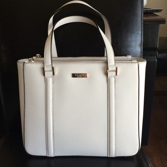 kate spade Handbags - SOLD! Kate Spade Hand bag