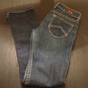 DOV denim jeans. Straight leg. Great fit!