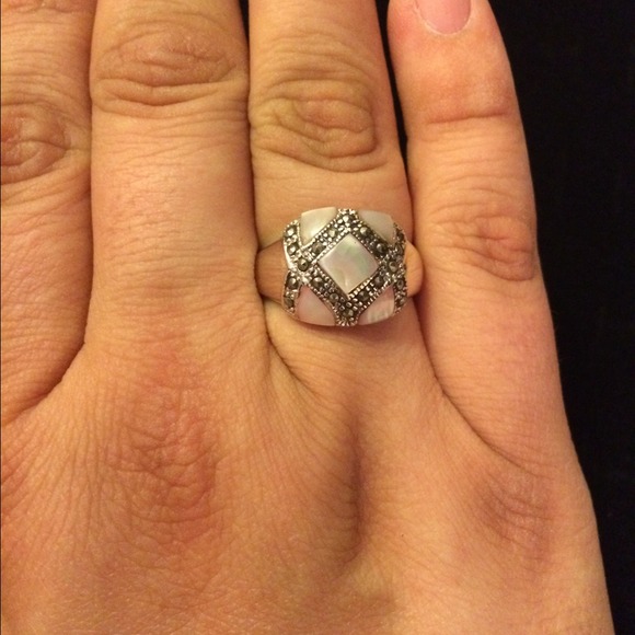 Mother of Pearl Marquise - Picture 2 of 5