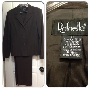 Very nice dress brown suit only wore a few  times