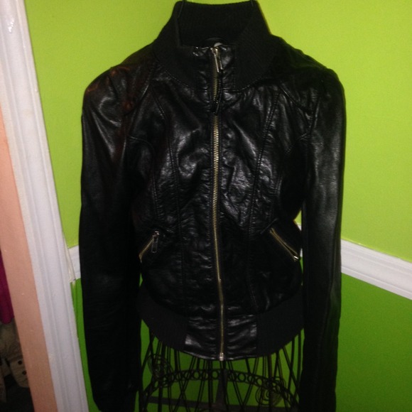 Black H&M leather jacket! - Picture 3 of 3
