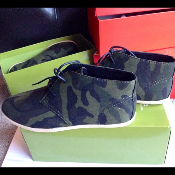 ✨DOLLHOUSE  CASUAL CAMOU SHOES WOMEN✨