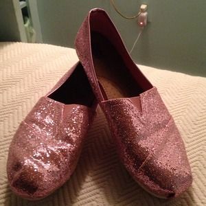 Pink faux toms