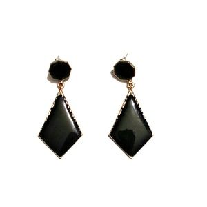 BRAND NEW! Earrings black