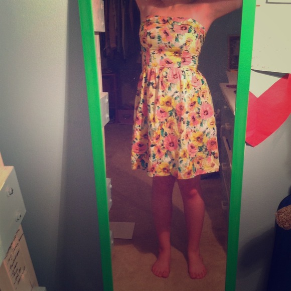 Floral strapless dress