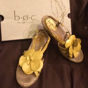 🔔🔔Mustard Yellow Soft Leather Wedge🔔🔔