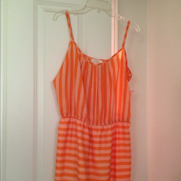 Silk dress. - Picture 2 of 2