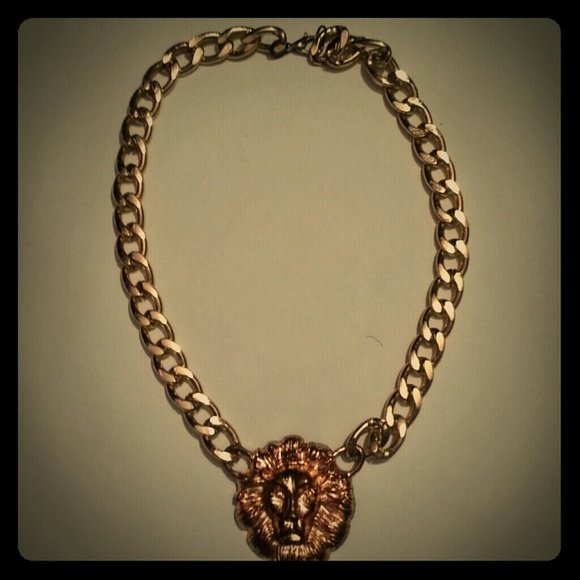 BRAND NEW ! Lion Choker Necklace