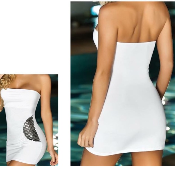 Super Hot  strapless little white dress