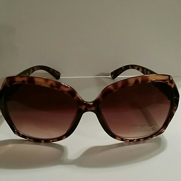 Lucky Brand sunglasses