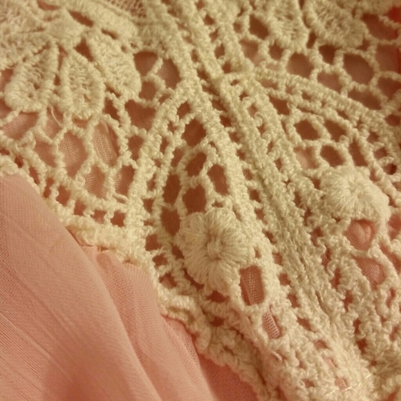 Bohemian, pink chiffon top with lace - Picture 2 of 2