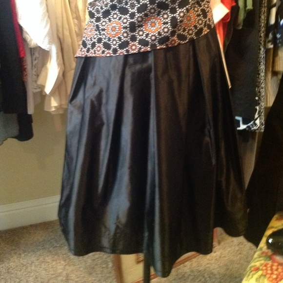 🌟DKNY BLACK Skirt!! Goes to Work or Night🌛 NWT