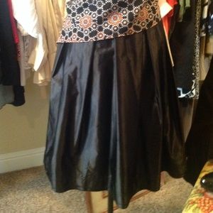 🌟DKNY BLACK Skirt!! Goes to Work or Night🌛 NWT