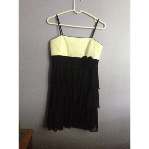 🎈REDUCED🎈Semi-Formal Black & White Dress