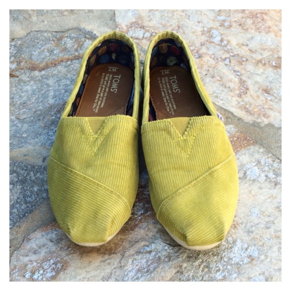 TOMS Shoes - TOMS