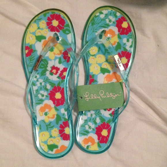 Lilly Pulitzer flip flops