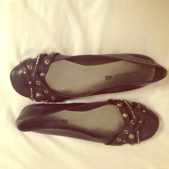 Black stud flats