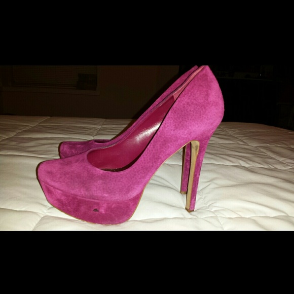 Jessica Simpson pumps