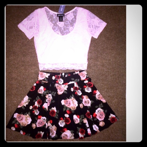 H&M Dresses & Skirts - ❌BUNDLE❌H&M floral skater skirt