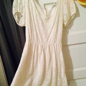 White lace dress <WITH POCKETS>